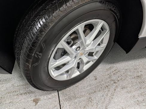 Certified 2024 Chevrolet Equinox LT image 9