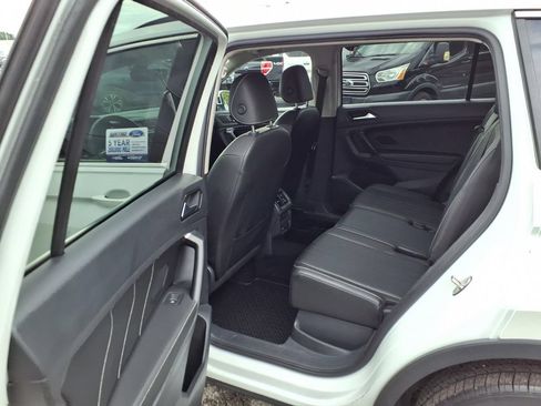 Used 2023 Volkswagen Tiguan SE w/ Panoramic Sunroof Package AWD/4WD image 35
