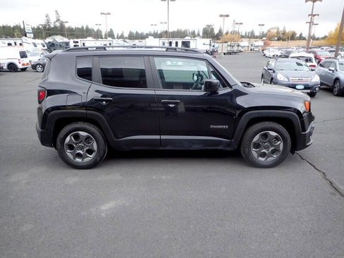 Used 2016 Jeep Renegade Latitude image 6