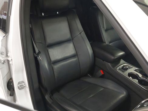 Used 2019 Jeep Grand Cherokee Limited image 28