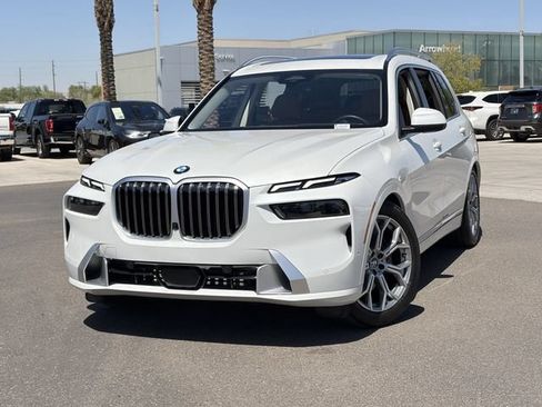 Used 2026 BMW X7 xDrive40i w/ Premium Package AWD/4WD image 4