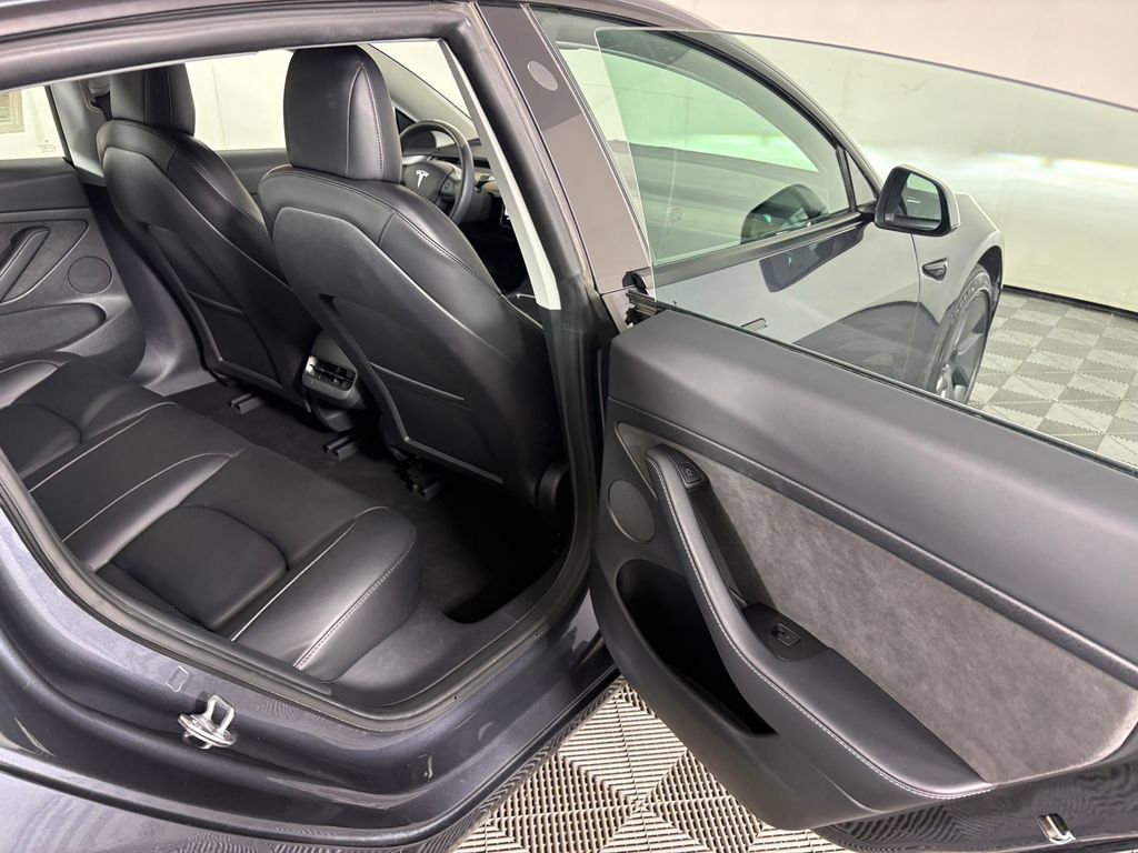 Used 2022 Tesla Model 3 Long Range AWD/4WD image 31