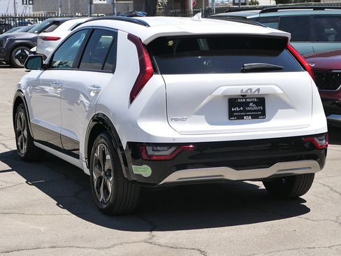 Used 2023 Kia Niro Wave FWD image 5