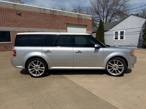 Used 2010 Ford Flex SEL image 4