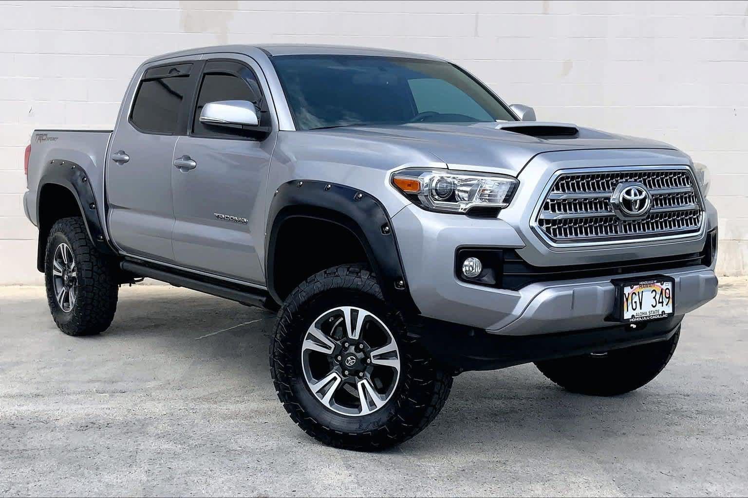 Used 2017 Toyota Tacoma 2WD Double Cab image 21