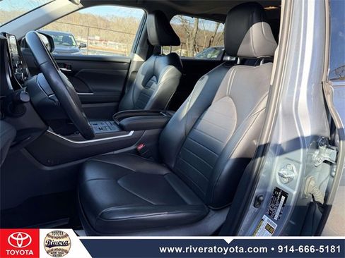 Used 2022 Toyota Highlander XLE image 13