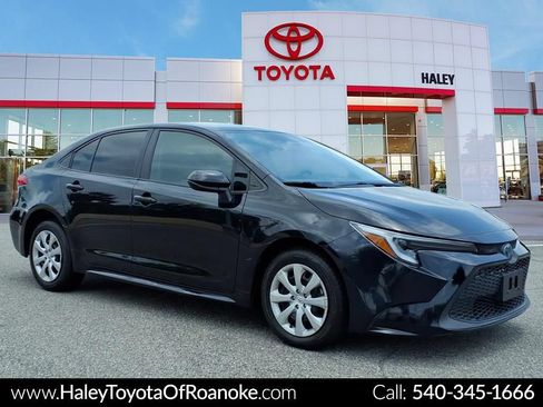 Used 2024 Toyota Corolla LE FWD image 1