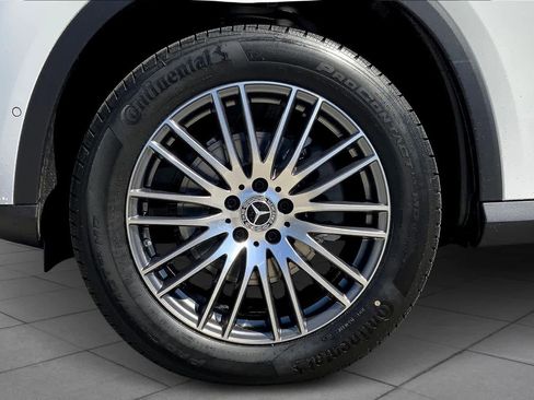 Certified 2025 Mercedes-Benz GLC 300 4MATIC image 15