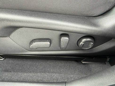 Certified 2025 Subaru Crosstrek 2.0i Premium image 14