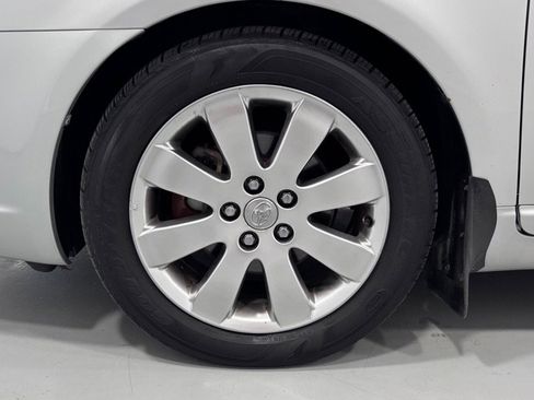 Used 2005 Toyota Avalon XLS image 30