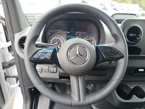 New 2025 Mercedes-Benz Sprinter 2500 image 23