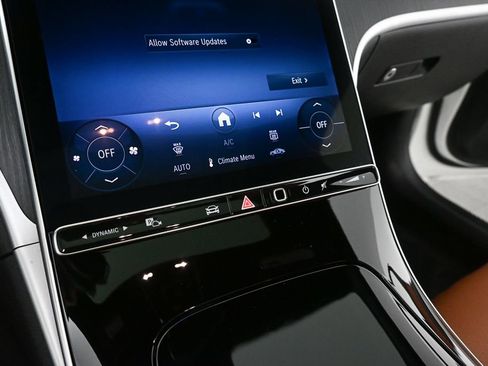 Certified 2025 Mercedes-Benz C 300 Sedan image 14