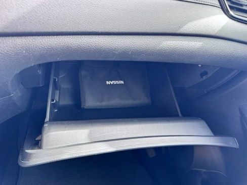 Used 2020 Nissan Rogue S AWD/4WD image 25