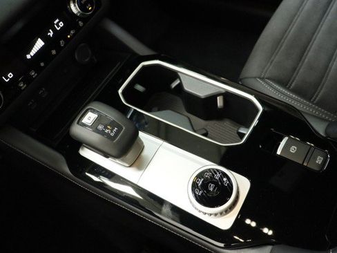 New 2026 Mitsubishi Outlander LE FWD image 14