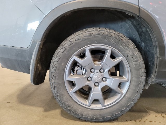 Used 2025 Honda Passport TrailSport image 14