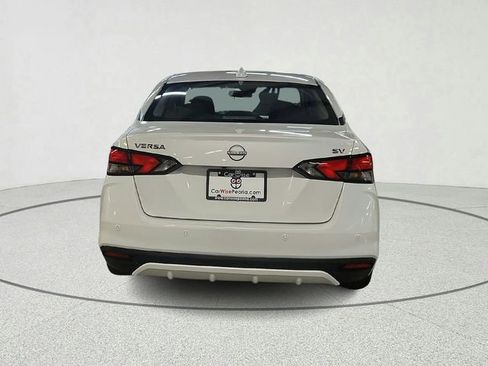 Used 2023 Nissan Versa SV image 4