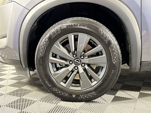 Used 2024 Nissan Pathfinder SV FWD image 30