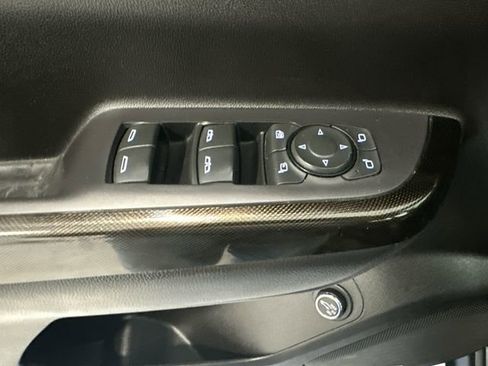 Used 2022 GMC Acadia AT4 w/ Technology Package image 34