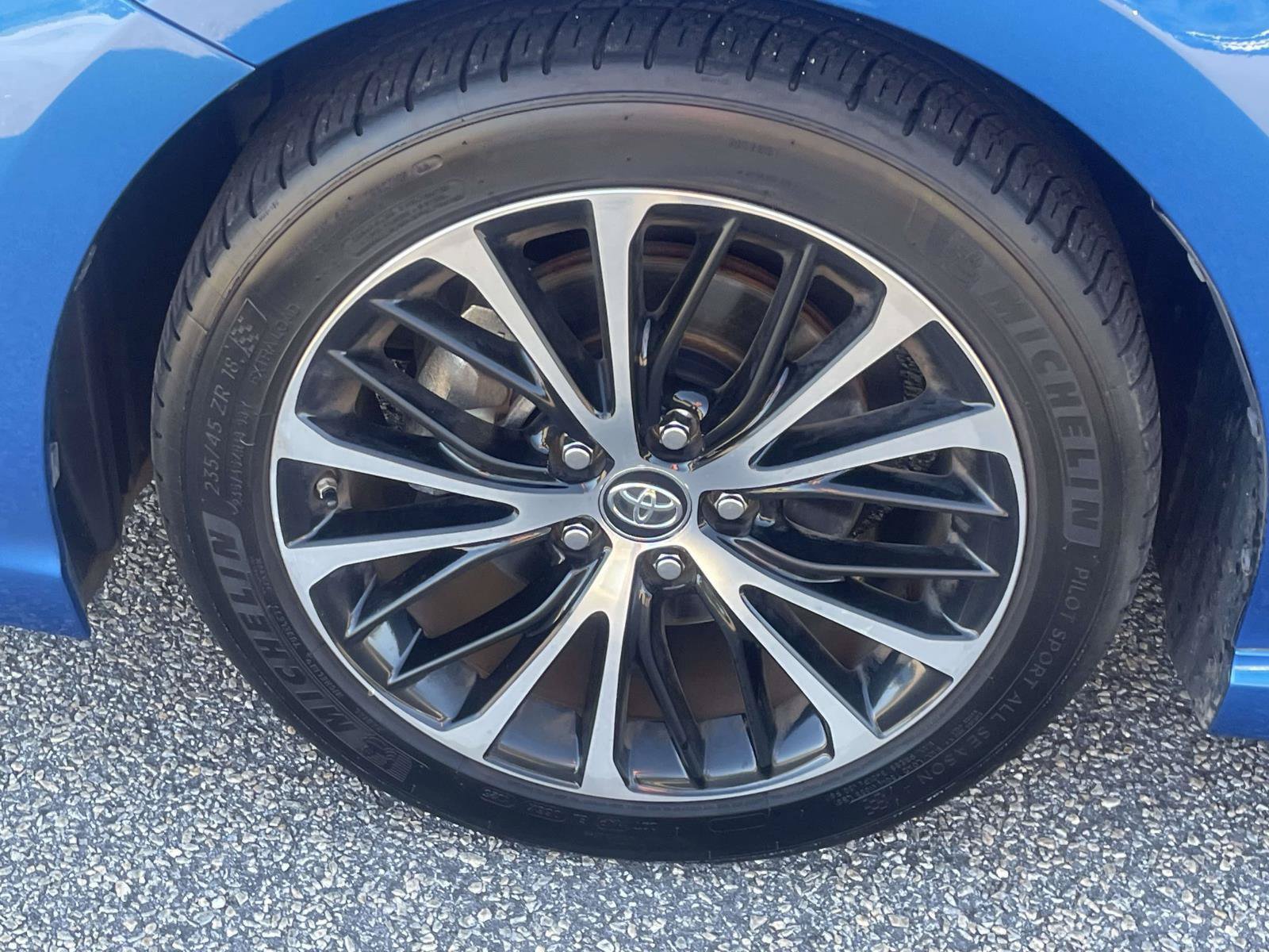 Used 2019 Toyota Camry SE FWD image 9