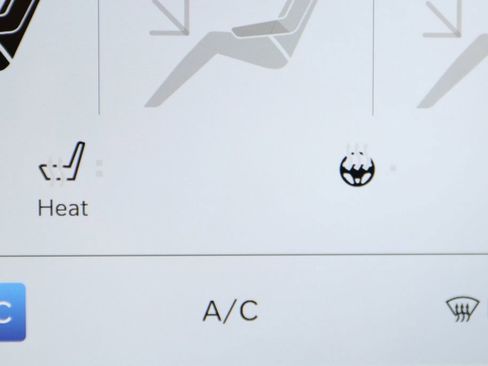 Used 2024 Chrysler Pacifica Select image 26