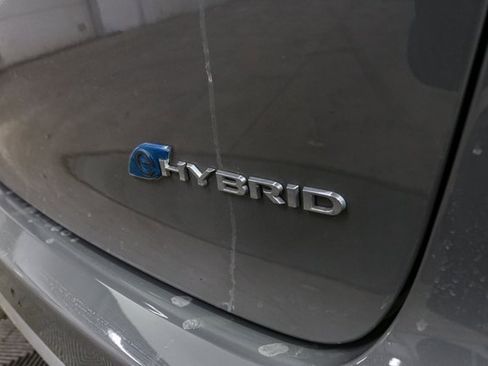 Used 2021 Chrysler Pacifica Touring-L image 10