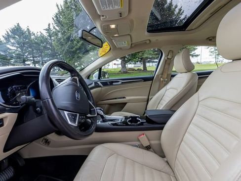Used 2015 Ford Fusion SE w/ Equipment Group 502A FWD image 10