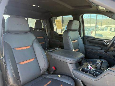 Used 2025 GMC Sierra 1500 AT4 w/ AT4 Premium Package image 16