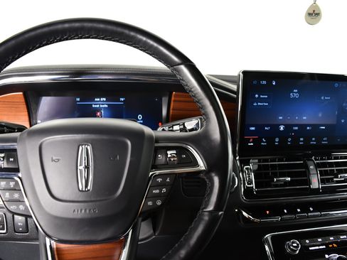 Used 2023 Lincoln Navigator L Reserve AWD/4WD image 17