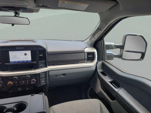 Certified 2025 Ford F250 XLT AWD/4WD image 7