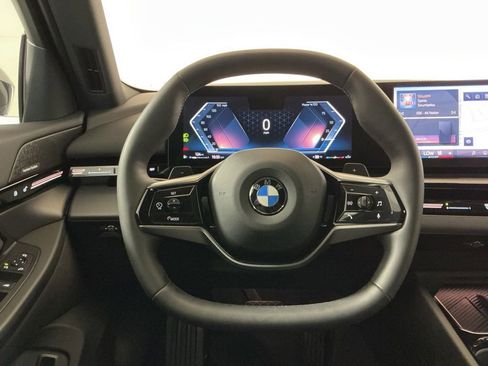 Used 2025 BMW 530i w/ Premium Package RWD image 16