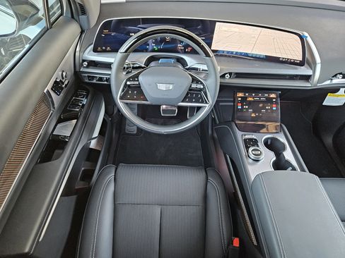 New 2026 Cadillac Vistiq Sport image 17