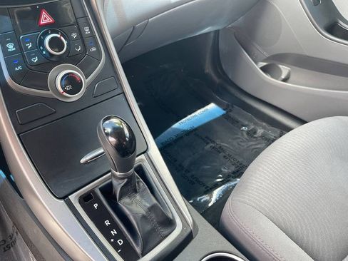 Used 2016 Hyundai Elantra SE w/ Option Group 02 image 30