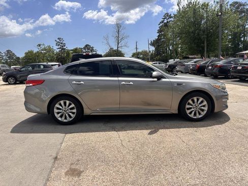 Used 2018 Kia Optima EX image 4
