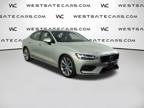 Used 2019 Volvo S60 T5 Momentum w/ Multimedia Package image 2