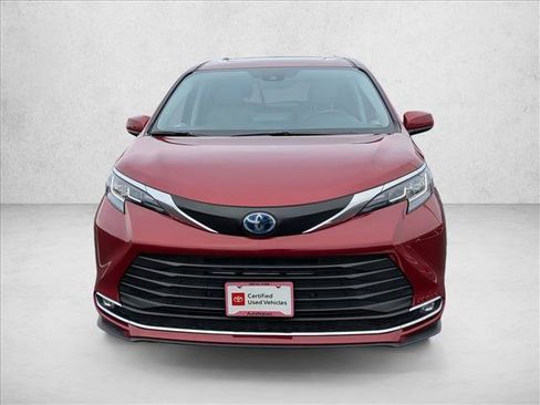 Certified 2023 Toyota Sienna XLE image 2