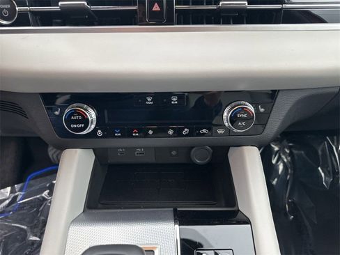 New 2025 Mitsubishi Outlander SEL image 20