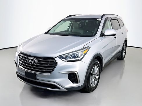 Used 2018 Hyundai Santa Fe SE FWD image 4