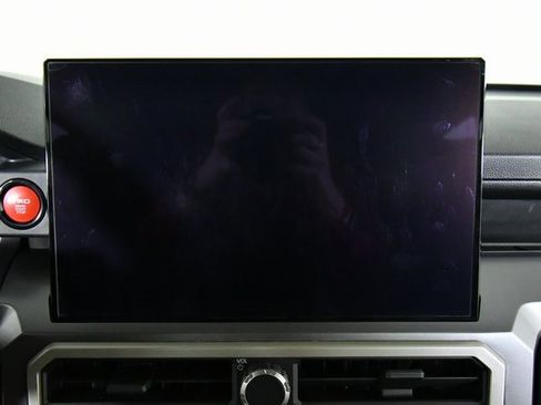 Used 2024 Toyota Tacoma TRD Off-Road image 4