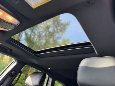 Used 2021 Jeep Grand Cherokee Limited image 14