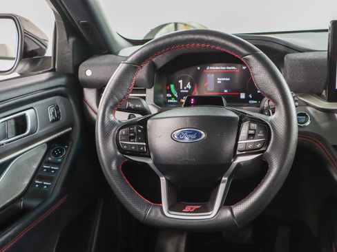 Used 2025 Ford Explorer ST AWD/4WD image 12