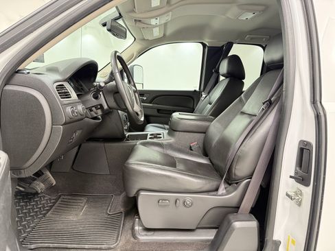 Used 2013 Chevrolet Silverado 2500 LTZ w/ LTZ Plus Package image 18