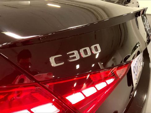 Used 2025 Mercedes-Benz C 300 Sedan image 29
