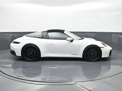 Certified 2026 Porsche 911 Targa 4 GTS AWD/4WD image 21
