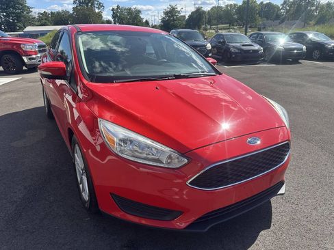 Used 2017 Ford Focus SE image 4
