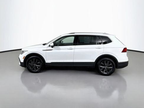 Certified 2022 Volkswagen Tiguan SE AWD/4WD image 2