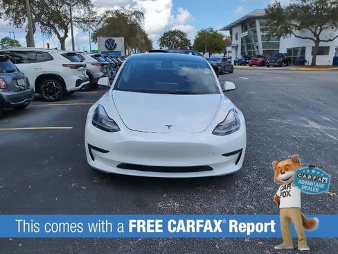 Used 2021 Tesla Model 3 Standard Range Plus image 2