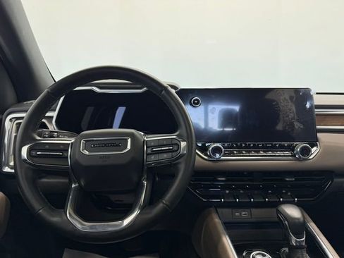 Used 2023 GMC Canyon Denali image 3