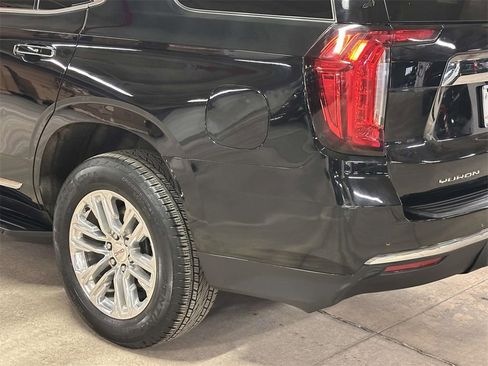 Used 2023 GMC Yukon SLT image 11