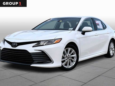 Used 2023 Toyota Camry LE image 1
