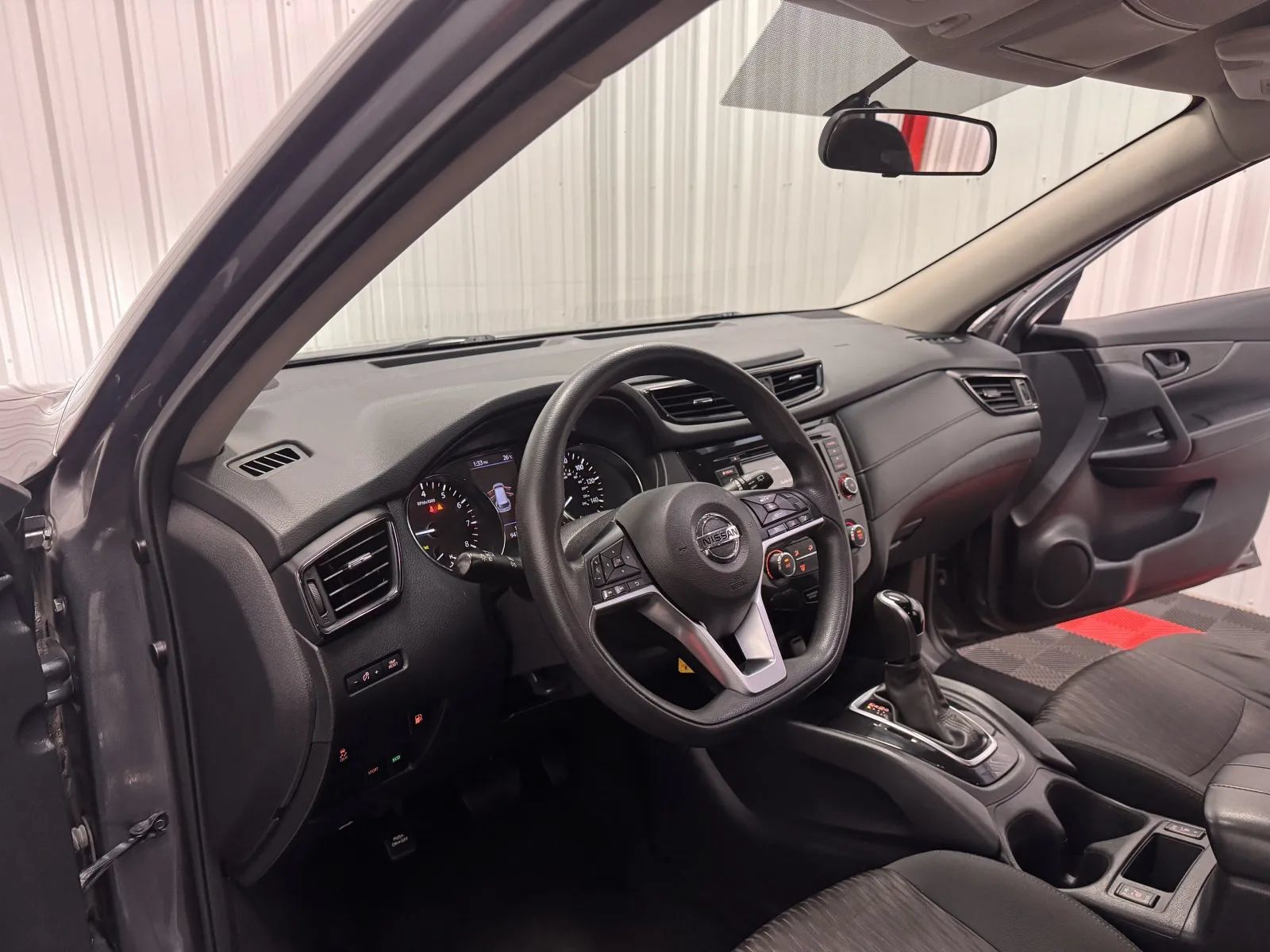 Used 2020 Nissan Rogue S FWD image 34